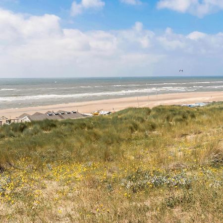 Quaint Summer Holiday Home in Egmond-Binnen with Garden Exterior foto