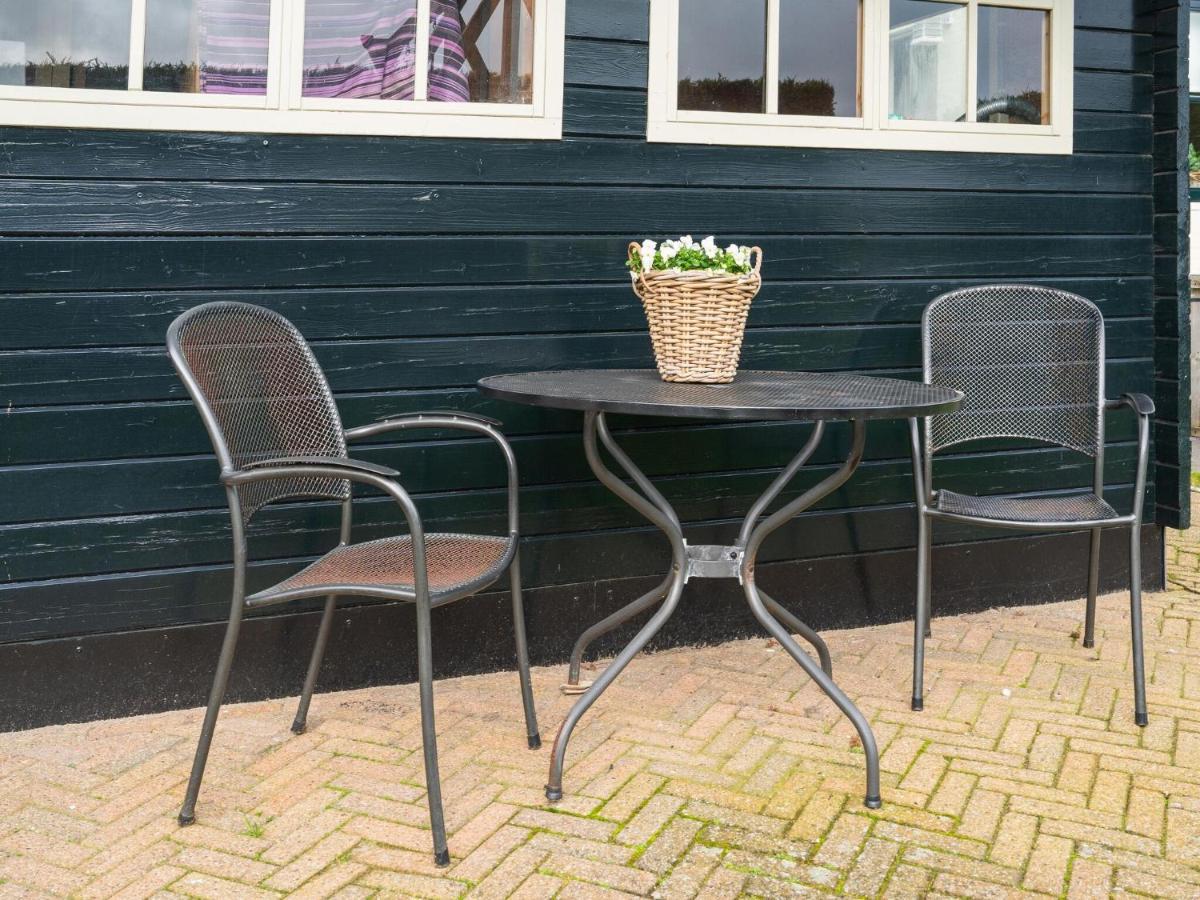 Quaint Summer Holiday Home in Egmond-Binnen with Garden Exterior foto